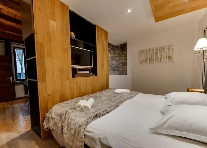 La Cour Filaterie - Suite Au D\'Annecy Pdj En Option
